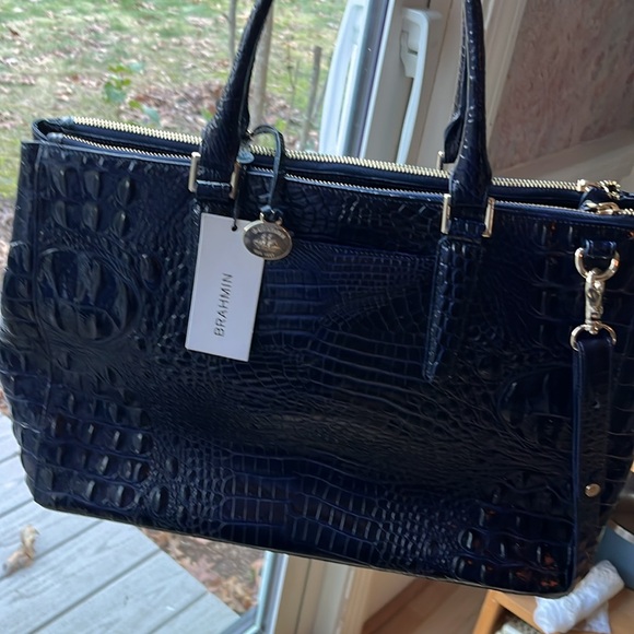 Brahmin lincoln satchel in the rare color ink. NWT and dust cover. Retails $395 - Picture 5 of 7